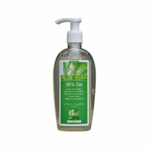 Flasche mit transparentem 98% Aloe Vera Gel, Pumpspender und grüner Etikettierung mit Pflegehinweisen.