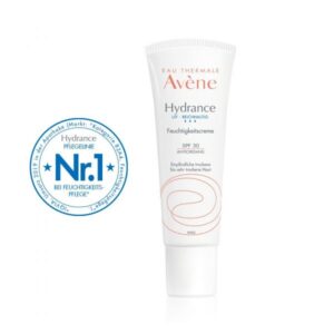 Weiße Tube mit Feuchtigkeitscreme für trockene Haut, SPF 30; aquarellierte Linie und blauer Siegel "Nr. 1 bei Feuchtigkeitspflege".