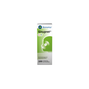 Verpackung von Sinupret Saft mit einem stilisierten Gesicht und grünem Design, was auf die Anwendung bei Nasennebenhöhlenentzündungen hinweist.
