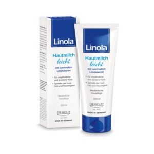 Linola Hautmilch leicht in einer weißen Tube mit blauer Schrift, bietet Feuchtigkeit für empfindliche Haut.