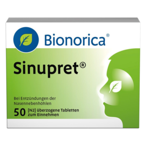 Packung Sinupret® von Bionorica mit grüner Farbe und Silhouette eines Kopfes, bei Entzündungen der Nasennebenhöhlen.