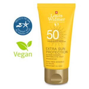 Sonnenschutzcreme in gelber Tube, LSF 50, vegan, wasserfest, für empfindliche Haut, mit Hinweisen zur Hautschutzwirkung.