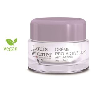 Louis Widmer Creme Pro-Active Light in einem transparenten Glasbehälter mit lila Schraubdeckel, vegan zertifiziert.