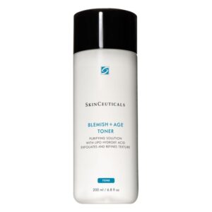 Flasche mit einem Gesichtswasser von SkinCeuticals, das Unreinheiten reduziert und die Hauttextur verfeinert.