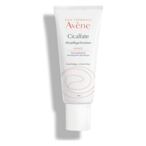 Tube der Cicalfate Akutpflege-Emulsion von Avène für geschädigte, irritierte Haut, mit einem klaren, bunten Design.