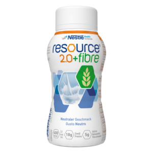 Flasche mit neutralem, ballasstoffreichem Getränk von Nestlé, gekennzeichnet mit "resource 2.0 + fibre".